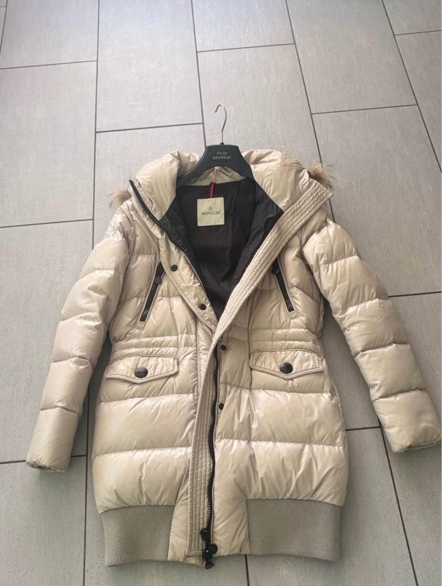 Moncler Giacche: Moncler Daunenjacke Damen – Nuovo (secondo la descrizione) da Chur venduto da dajan.17