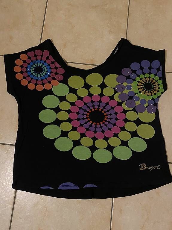 Camicette, T-shirt & Top: Maglia M desigual – Usato da Odogno venduto da fly_7j8c