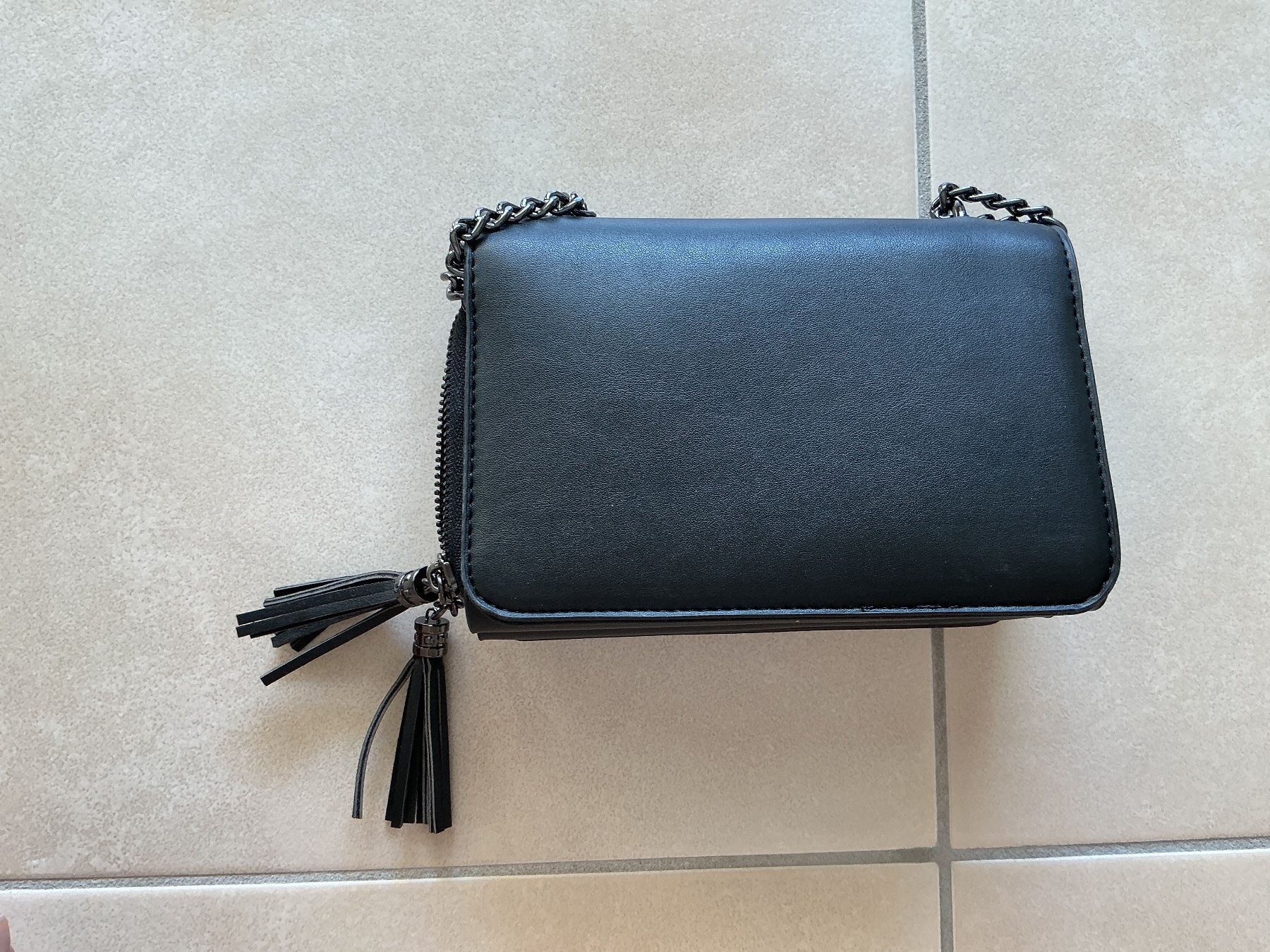 Sacs femmes: Tasche schwarz – D'occasion à Frauenfeld par Stehojen 2