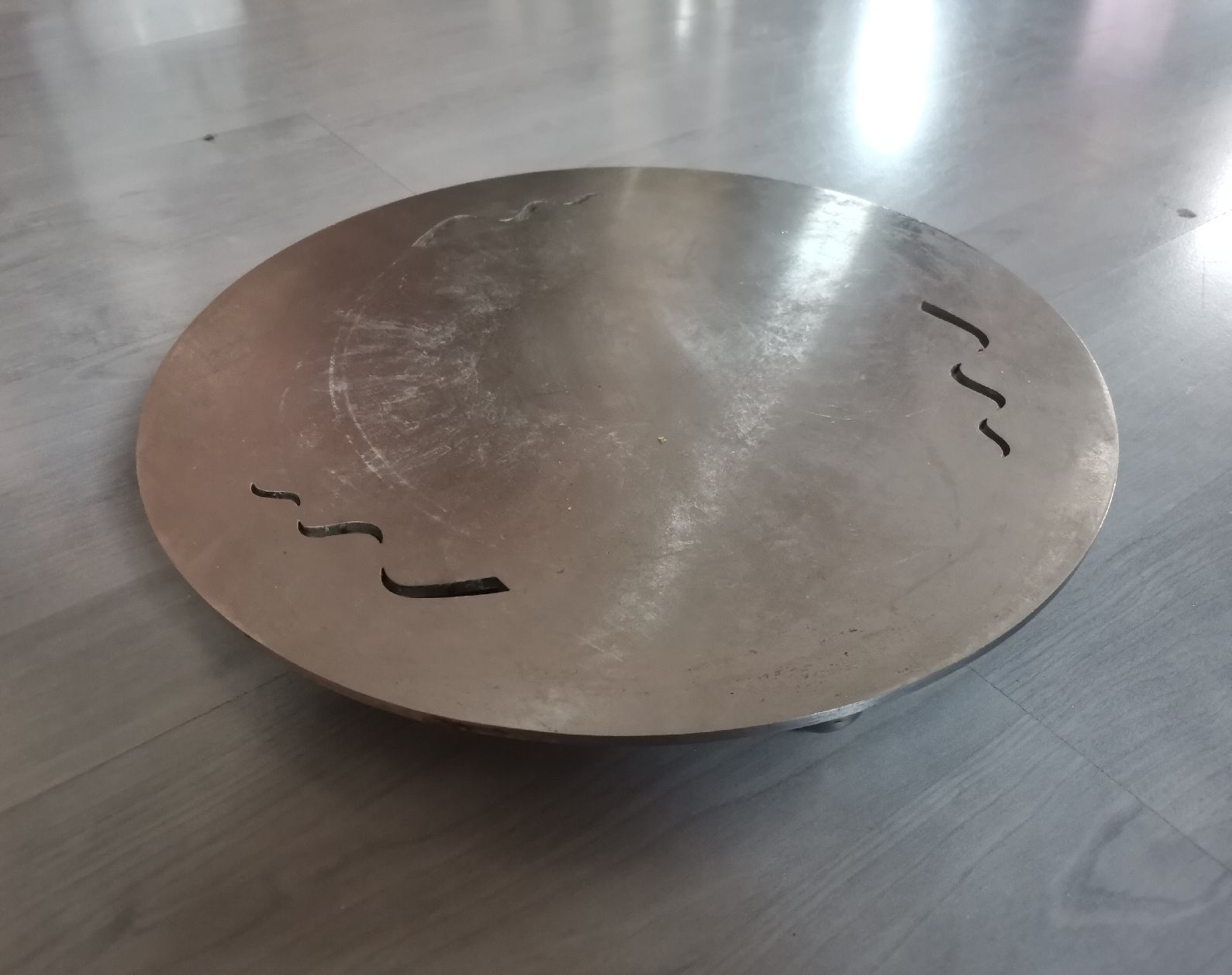 Giradischi: Vibrationsdämmende Edelstahl-Basis, 30cm durchm. – Usato da Bottighofen venduto da andax