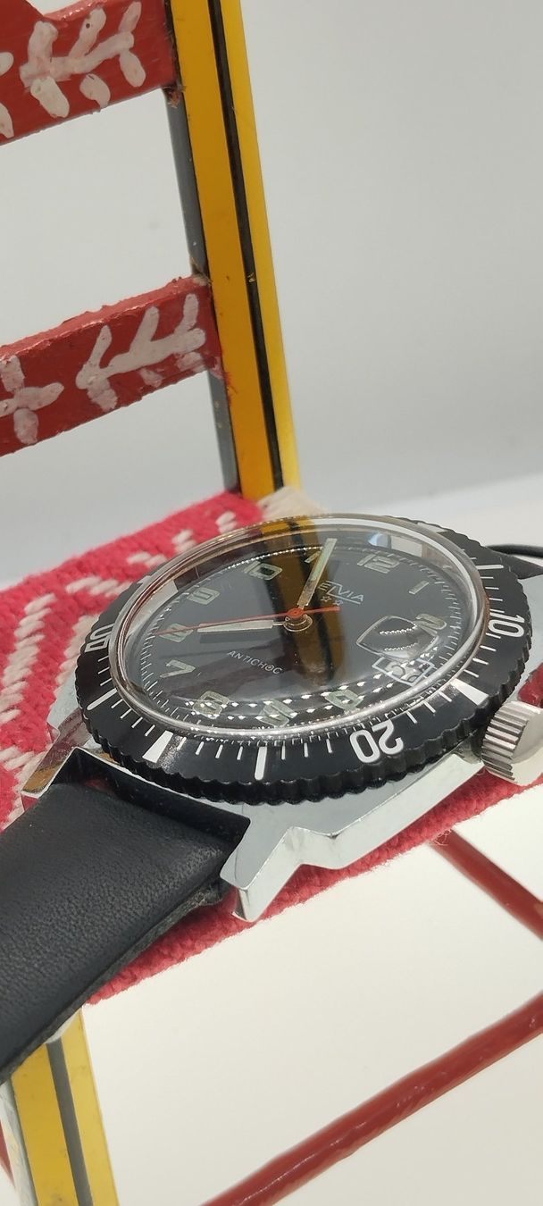 Orologi: montre sport vintage – Usato da La Chaux-de-Fonds venduto da jac_9llg 4