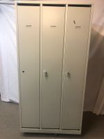 Garderobenschrank dreiteilig von LISTA