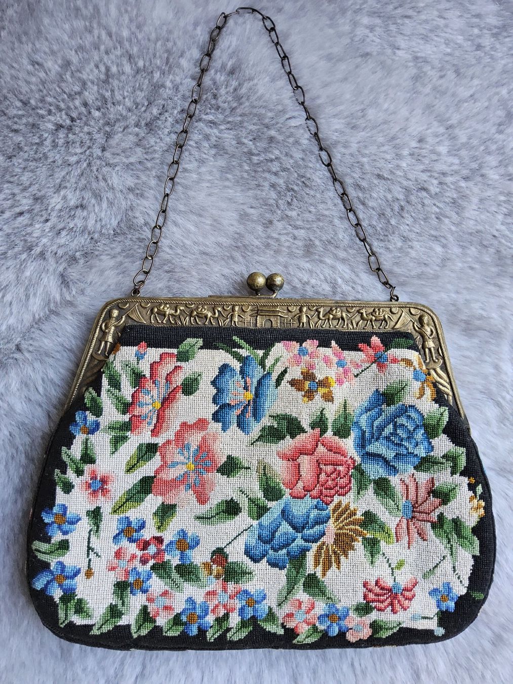 Borse da donna: TOP Antike Petit Points Abendtasche Handmade und exotisch – Usato da Zürich venduto da SciTec 2