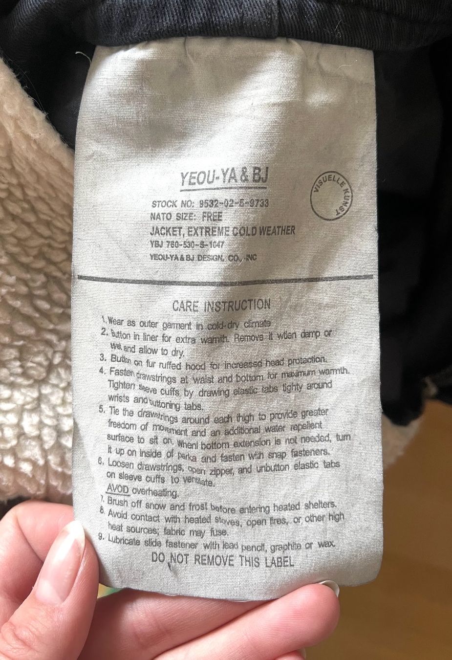 Vestes: Yeou-ya Black parka with red zippers – D'occasion à Zürich par aliiix 8