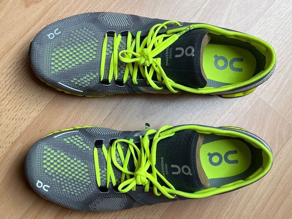 On Scarpe da uomo: On Cloud Sneaker Schuhe Laufschuhe Gr. 42.5 - VERSAND – Nuovo (secondo la descrizione) da Innerferrera venduto da tic_p7qd 1