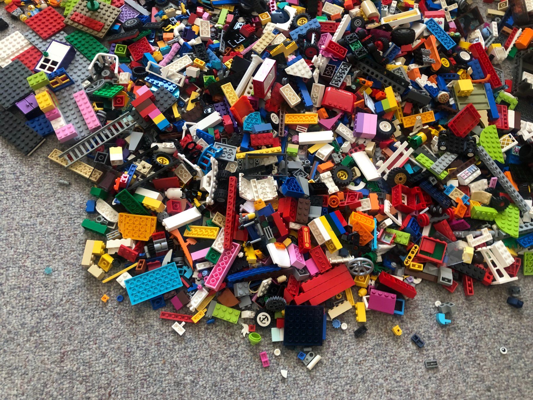 Lego Jeux de construction: Legos 4`650kg – D'occasion à Bassersdorf par sammelfloh 1