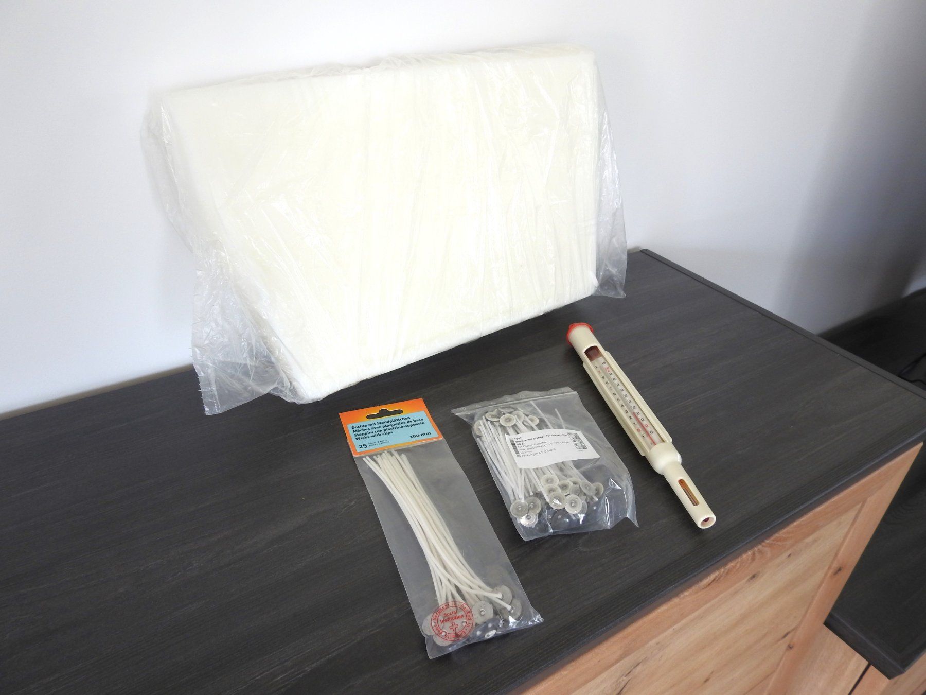 Candele: Set: Wachsschmelztopf, 3.5 kg Wachs, Dochte, Thermometer – Usato da Büttenhardt venduto da LexyMara 2