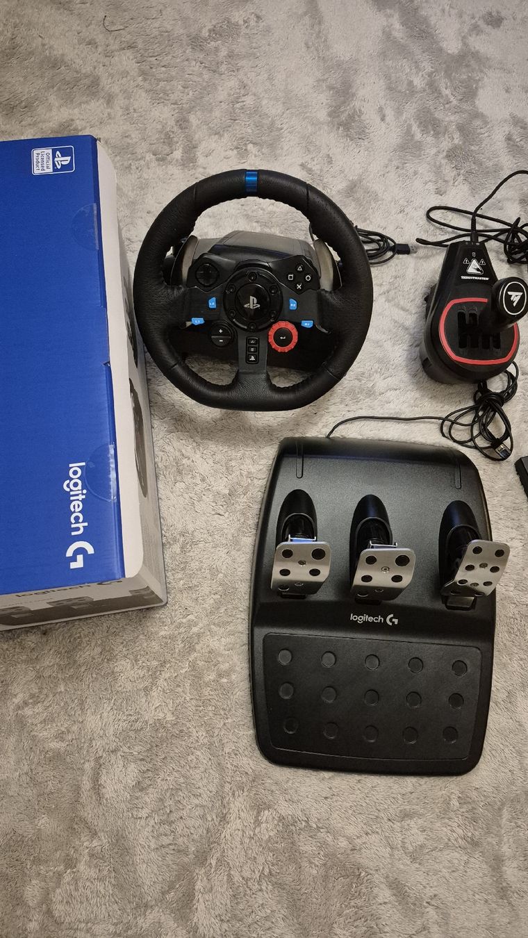 Logitech Controller: Logitech G29 Driving Force + Thrustmaster TH8S Shifter ALL 1 – Nuovo (secondo la descrizione) da Winterthur venduto da md.mAkf 2