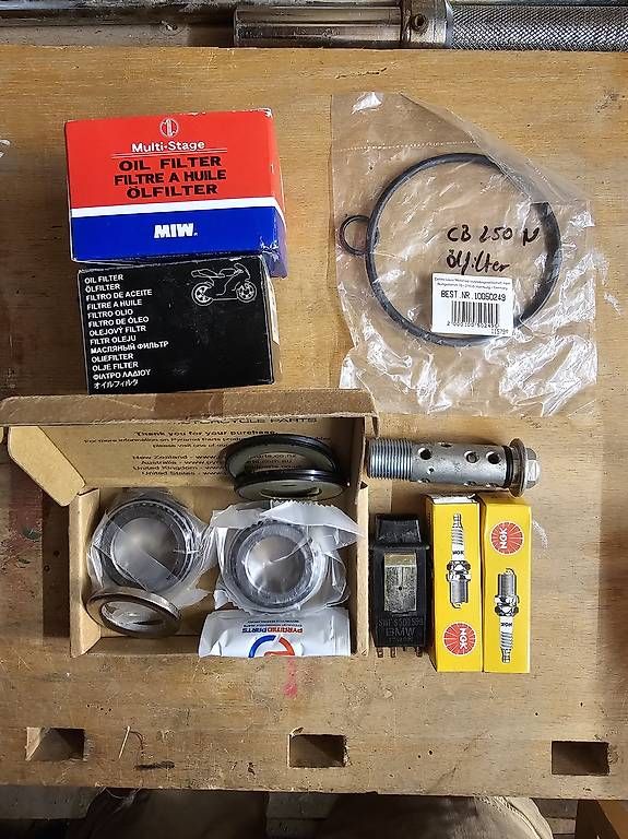 Honda Tutti i ricambio per moto: Honda CB 250 Servicekit, Teile – Nuovo (secondo la descrizione) da Zürich venduto da sapoloco
