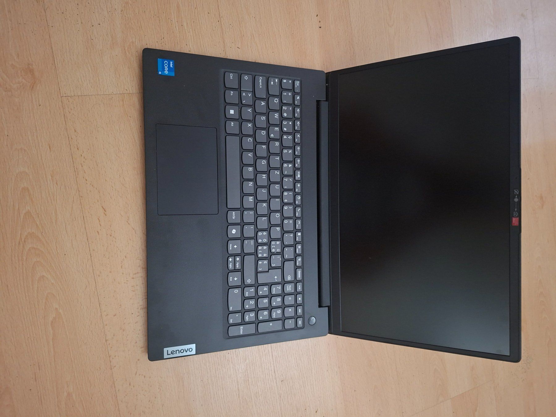 Lenovo Notebook: Lenovo V15 Gen 5 – Nuovo (secondo la descrizione) da Kreuzlingen venduto da jul_pww6 2