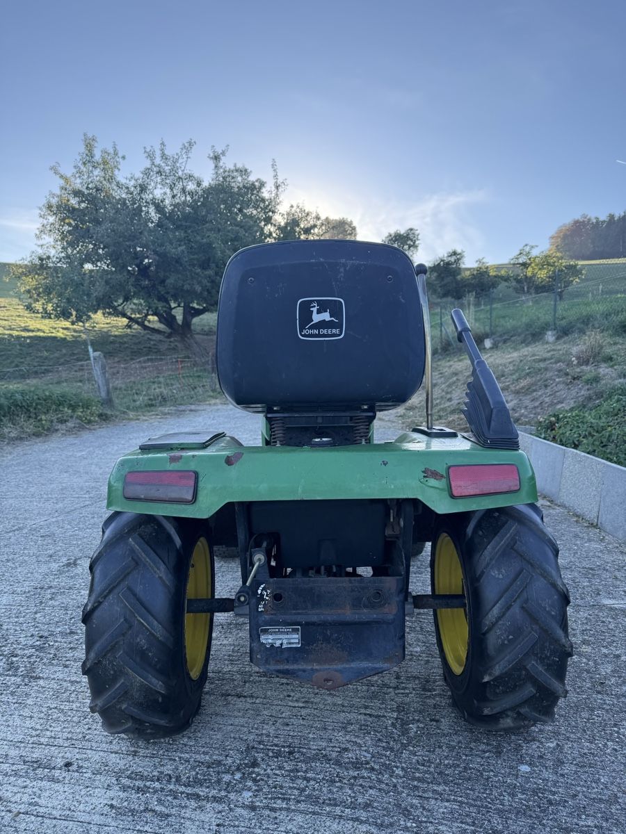 John Deere Trattori: JOHN DEERE 285 Rasentraktor – Usato da Reisiswil venduto da uleibundgut 8