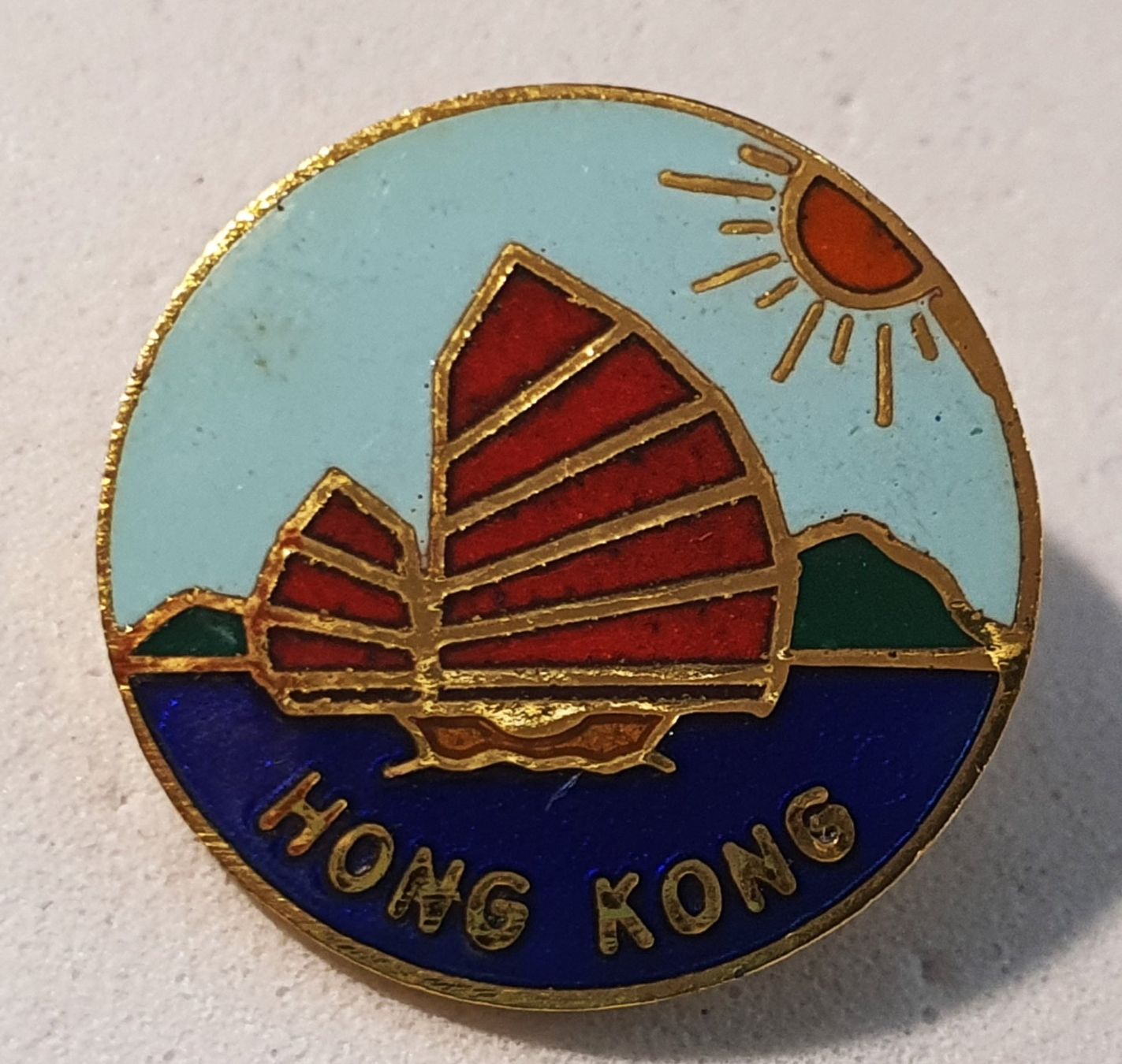 Placchette & Badge: AA760 - Pin Hong Kong Schiff – Usato da Reinach BL venduto da Boston-Verkauf