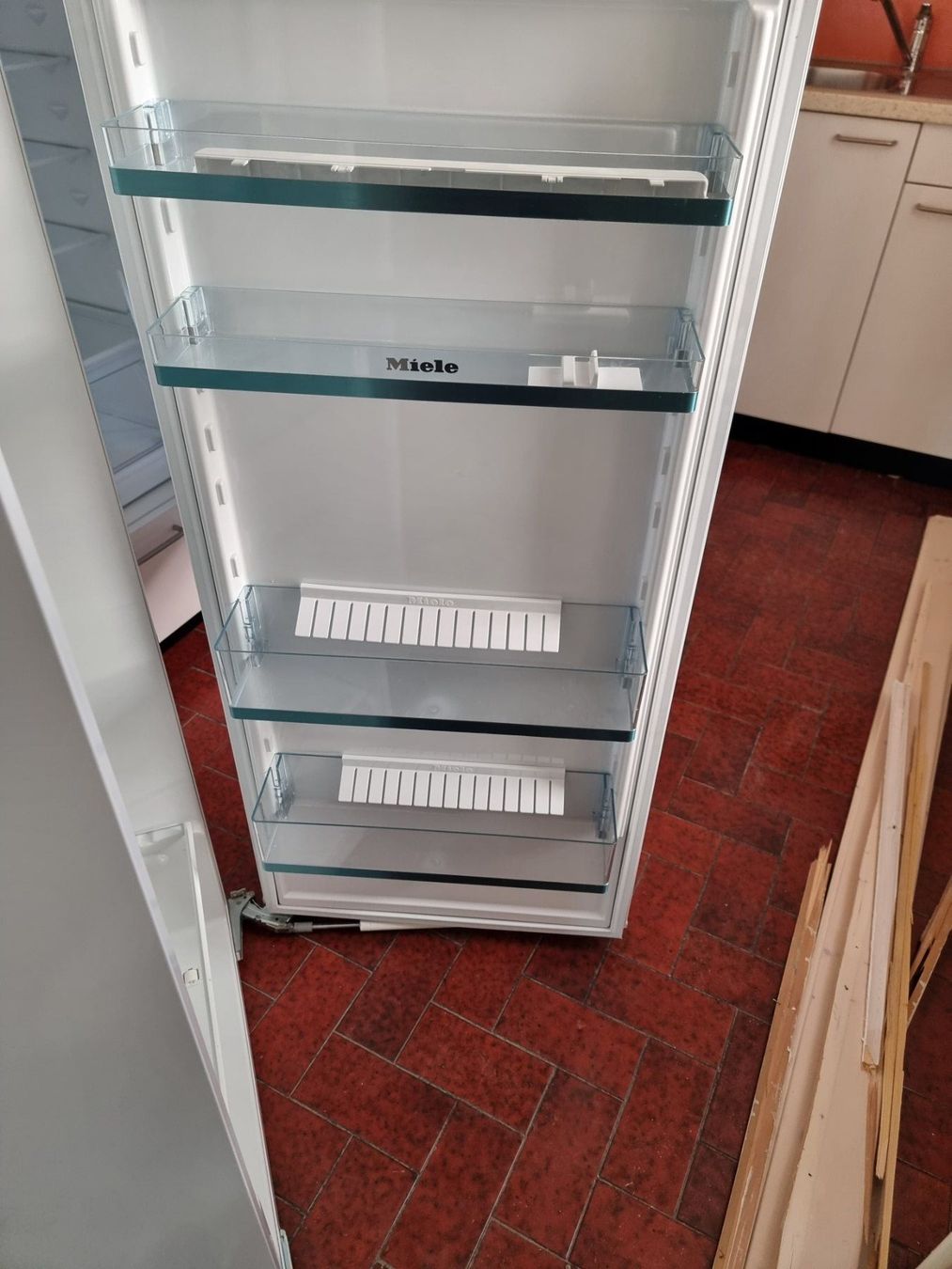 Miele Frigoriferi: Frigo  Miele en excellent état à vendre – Usato da Neuchâtel venduto da cle_j6qj 2