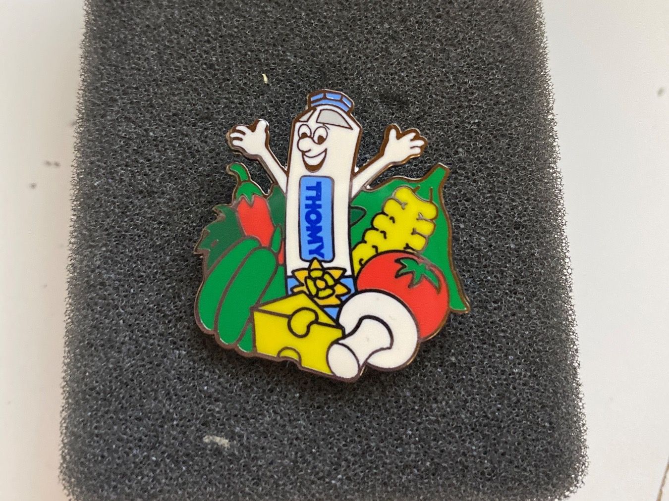 Plaketten & Abzeichen: PIN'S - THOMY - MOUTARDE – Neu (gemäss Beschreibung) aus Le Brassus von cinema13