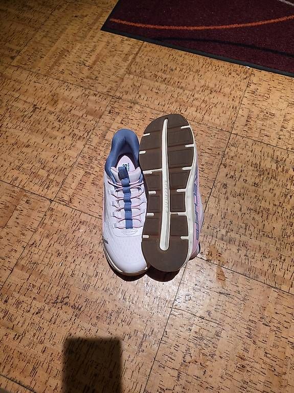 Skechers Scarpe da donna: Sketchers Grösse 37 – Nuovo (secondo la descrizione) da Ennetbaden venduto da hey07