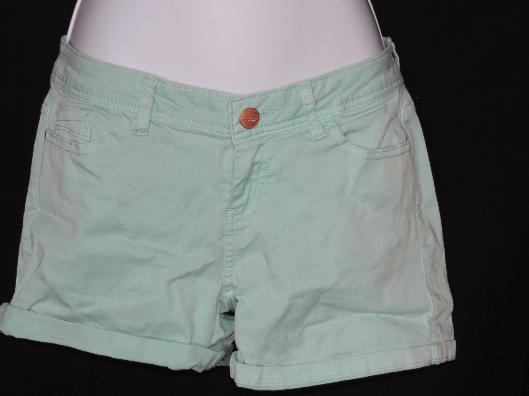 Pantalons: short bleu turquoise – D'occasion à Genève par Axelle333 2