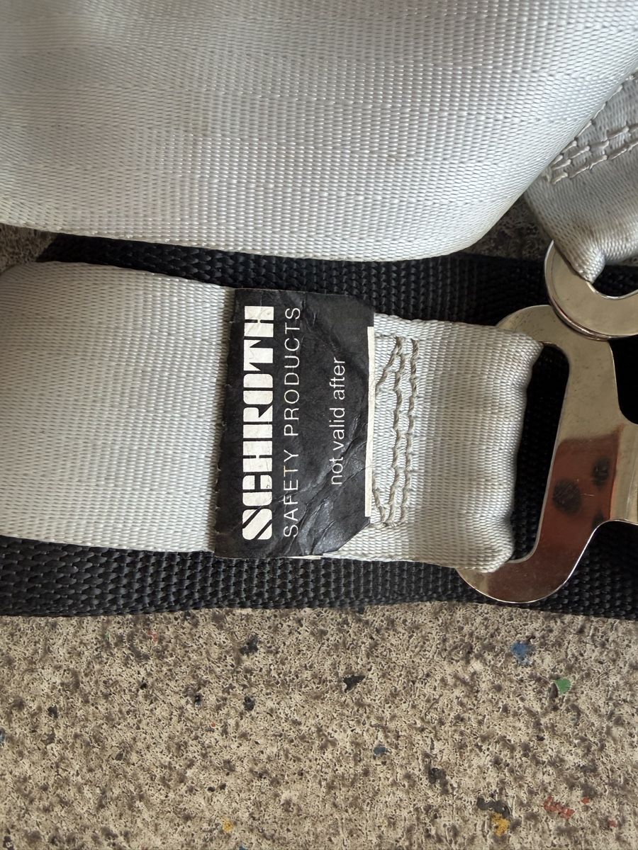 Tutti pezzi di ricambio auto: Sparco / Schroth 4 Punkt Renngurte – Usato da Mirchel venduto da Hilal1994 4