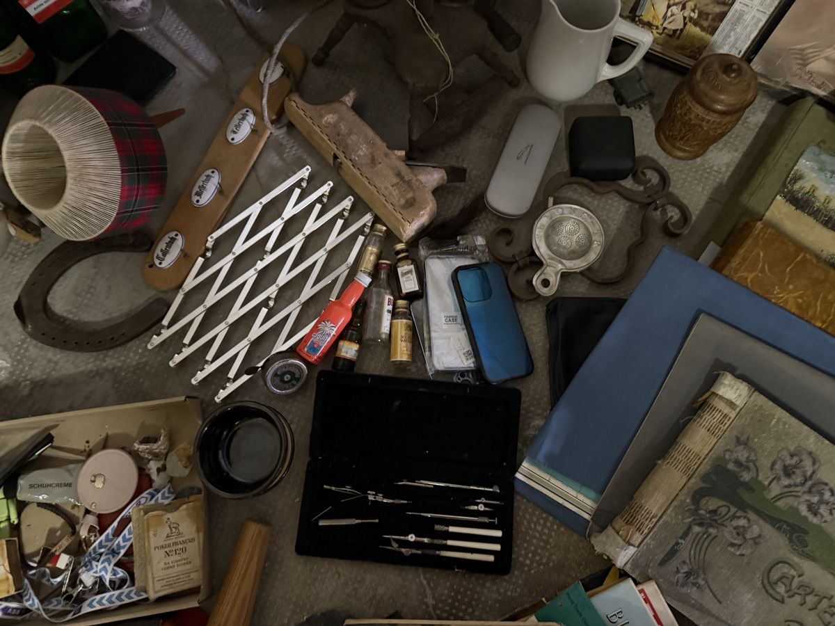 Toutes les décorations: Flohmarkt lot antik – D'occasion à Sierre par OCNL 8