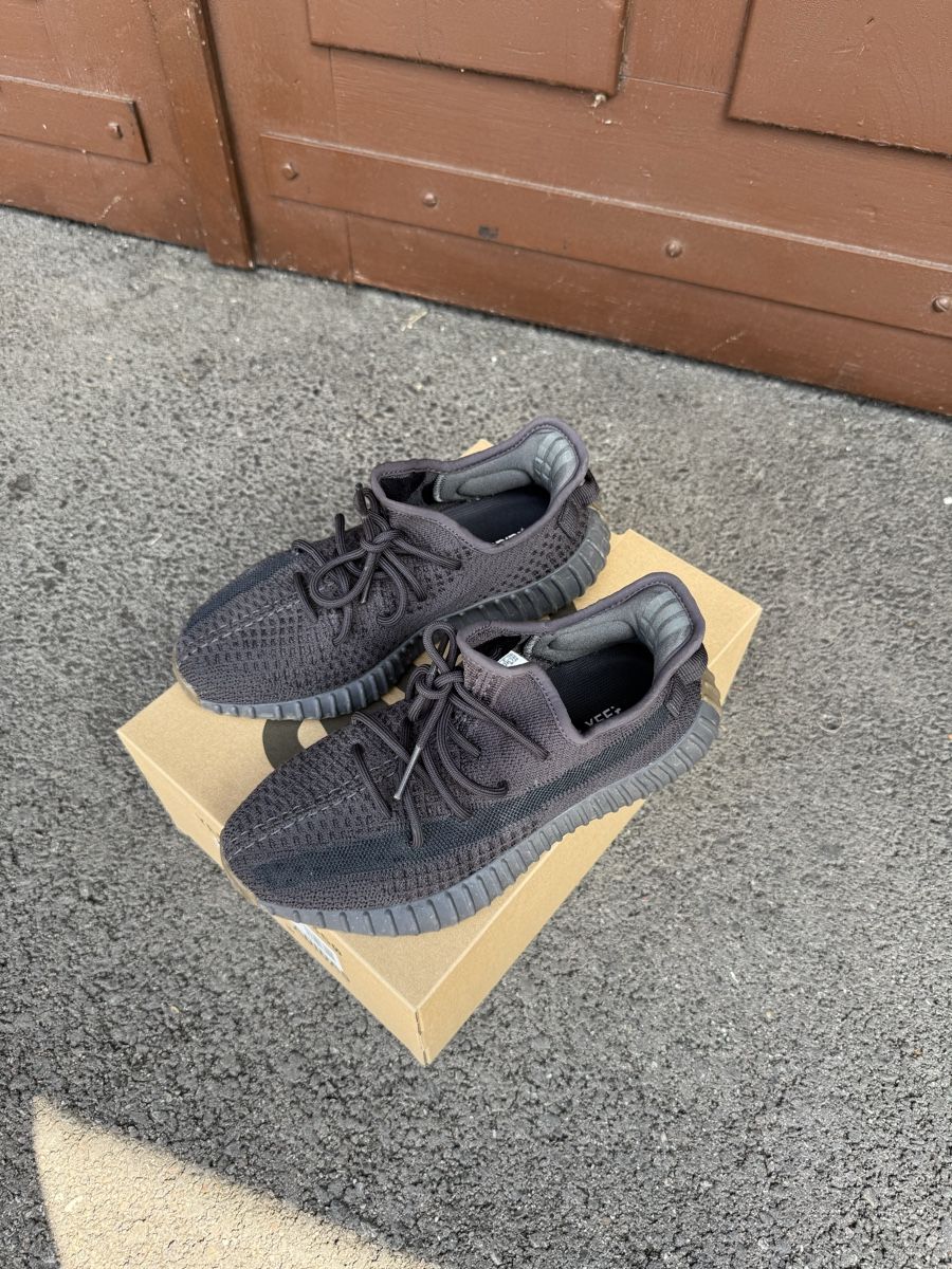 Adidas Herrenschuhe: Adidas Yeezy Boost V2 350 Cinder 39 1/3 – Neu (gemäss Beschreibung) aus Porrentruy von fee_24 1