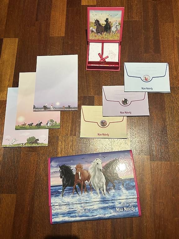 Carta: Miss Melody Pferde Briefpapier-Set & Notizblock – Nuovo (secondo la descrizione) da Wettingen venduto da ame_wxp2