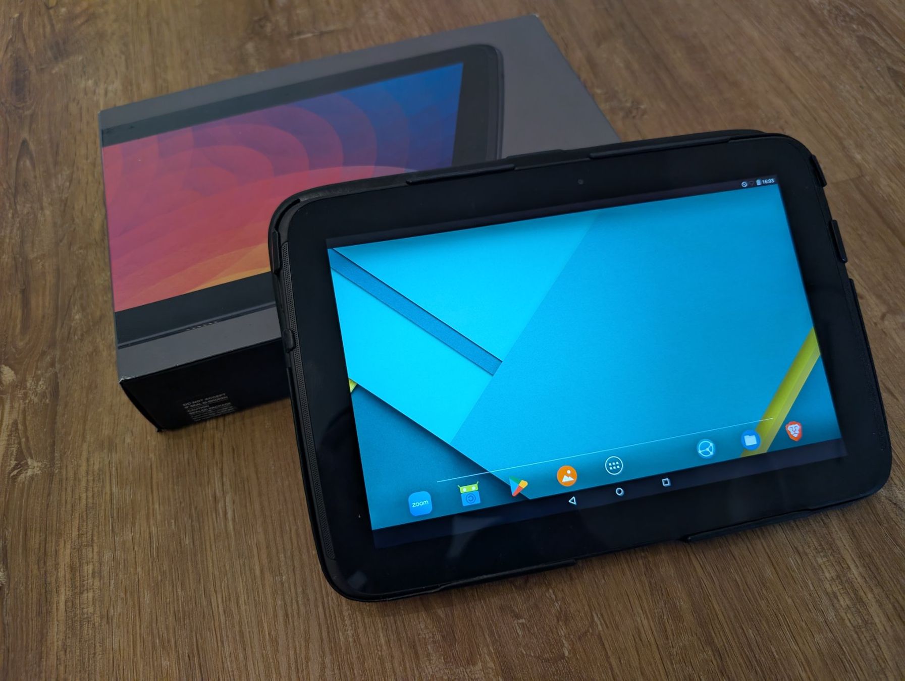 Samsung Tablet PC: Tablet Google Nexus 10 mit Schutzhülle – Usato da Veltheim AG venduto da gamingboy