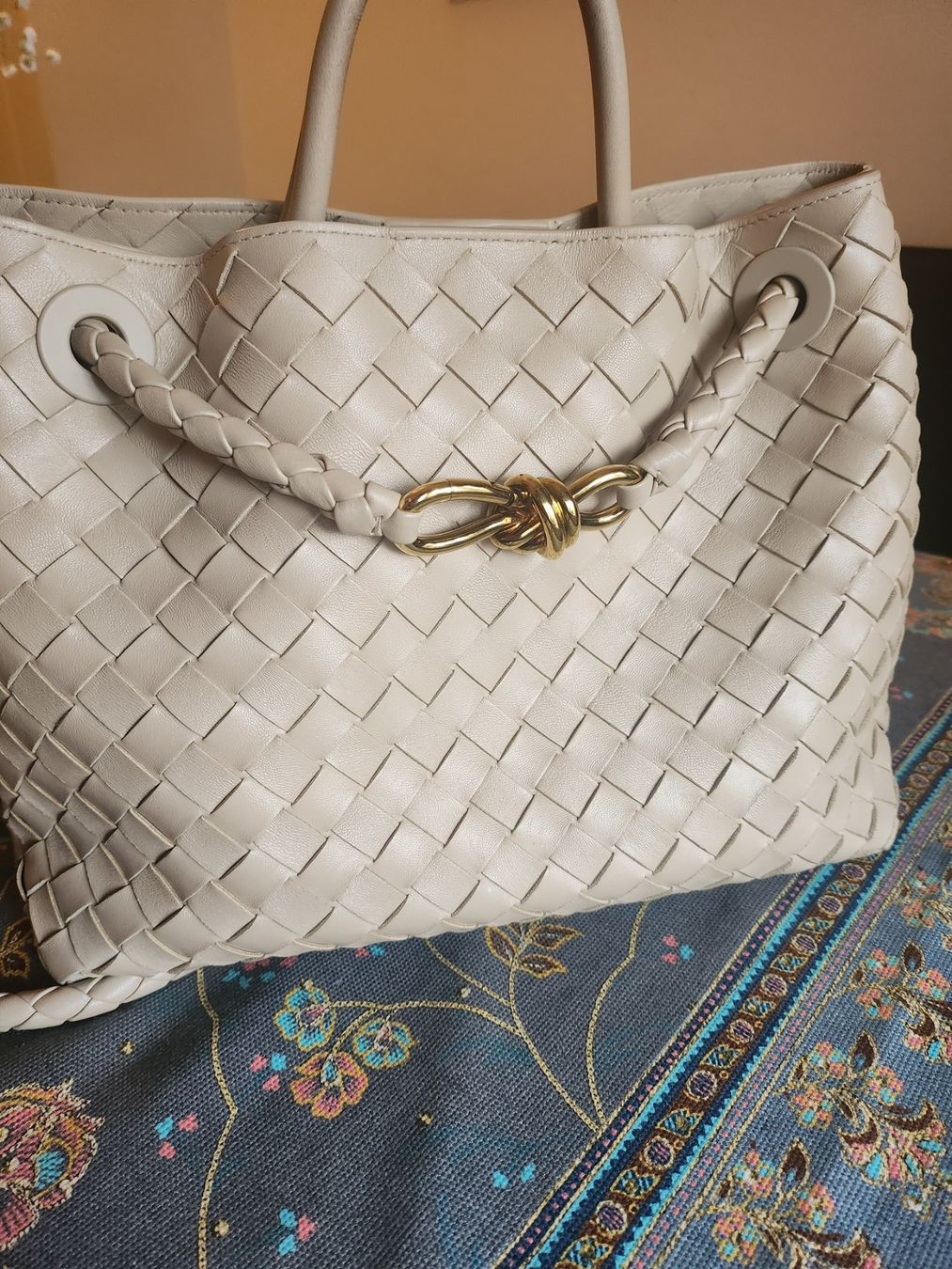 Bottega Veneta Taschen für Damen: Bottega Veneta " Andiamo. Medium. – Gebraucht aus Dietikon von Oxana01 1