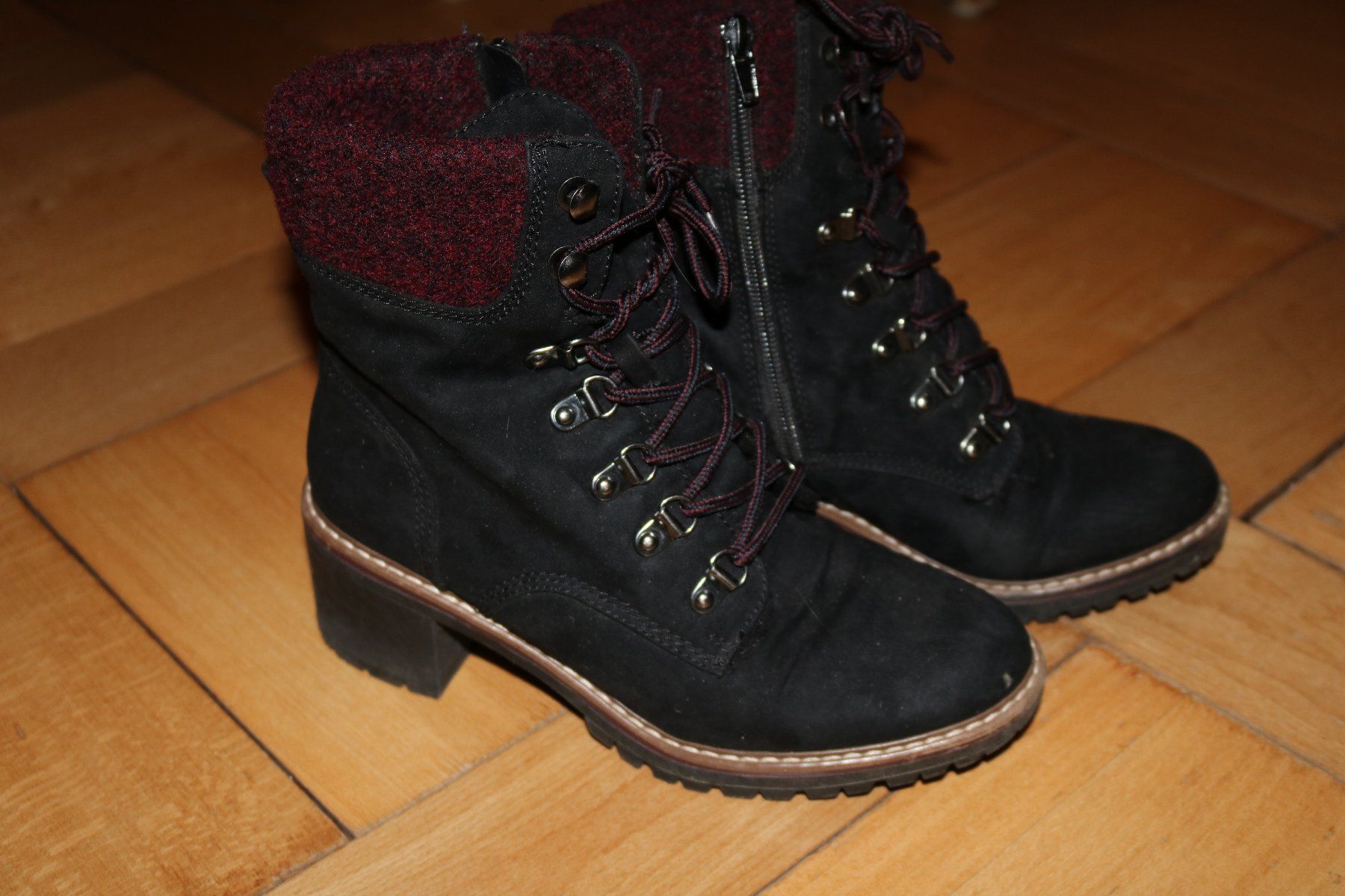 Landrover Scarpe da donna: Winterstiefel Schuhgrösse 38 schwarz/rot – Usato da Zuchwil venduto da cel_6nyv