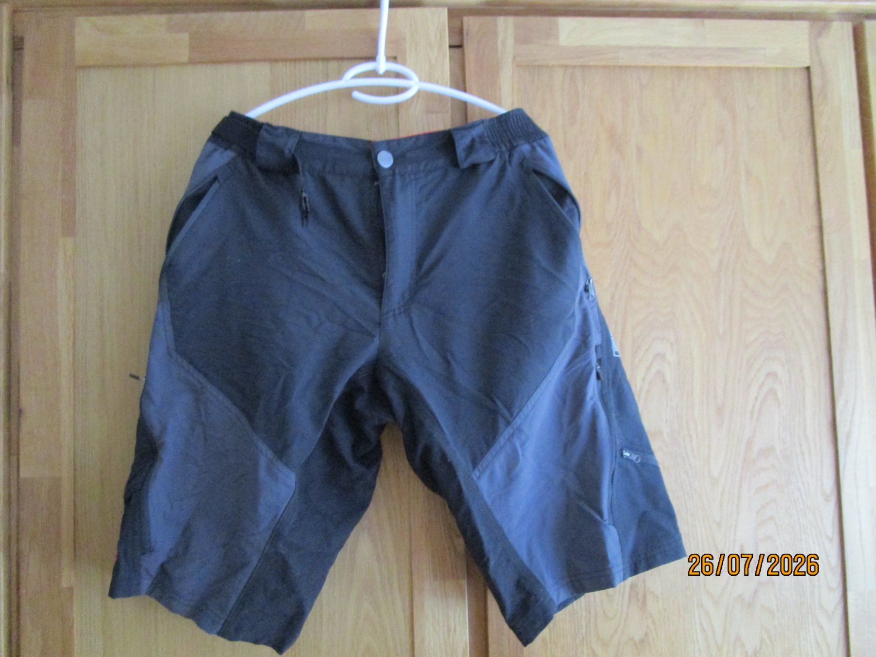 Endura Pantaloni: Shorts Endura – Usato da Birmenstorf AG venduto da Edelweiss25