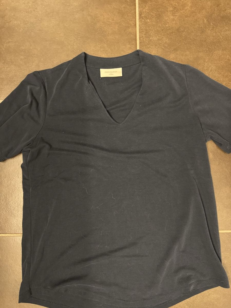 T-shirt: Shirt Dunkelblau  – Usato da Beringen venduto da ste_bh8w