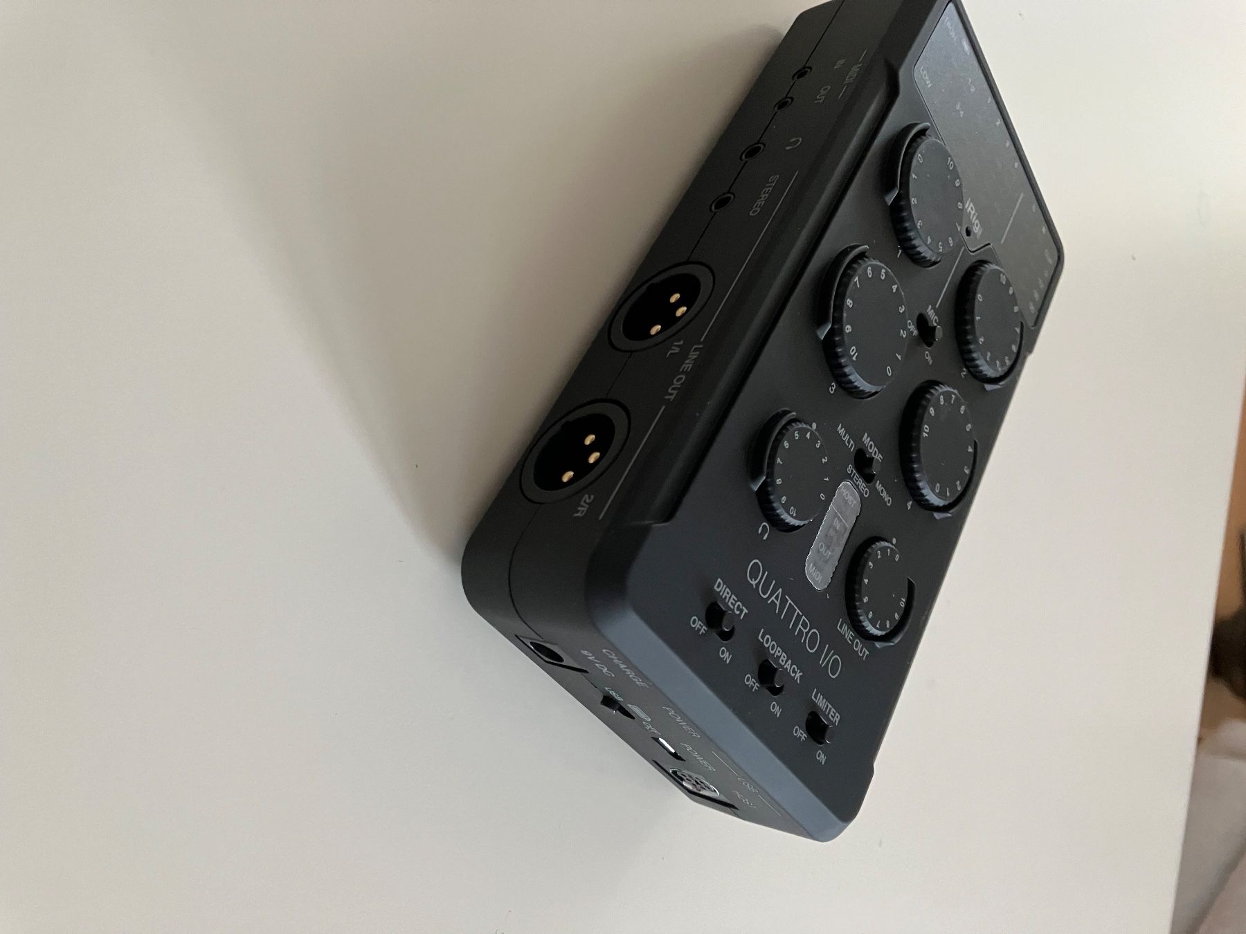 Attrezzatura per studi di registrazione: IK Multimedia iRig ProQuattro I/O Interface – Usato da Eiken venduto da Vivaldi01 3