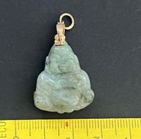 Jade Buddha Anhänger, Fassung goldfarben