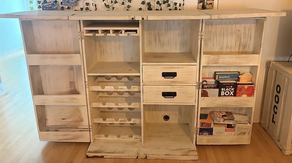 Armadi: Barschrank & passender Sideboard  – Usato da Kriens venduto da mar_yq9b 1
