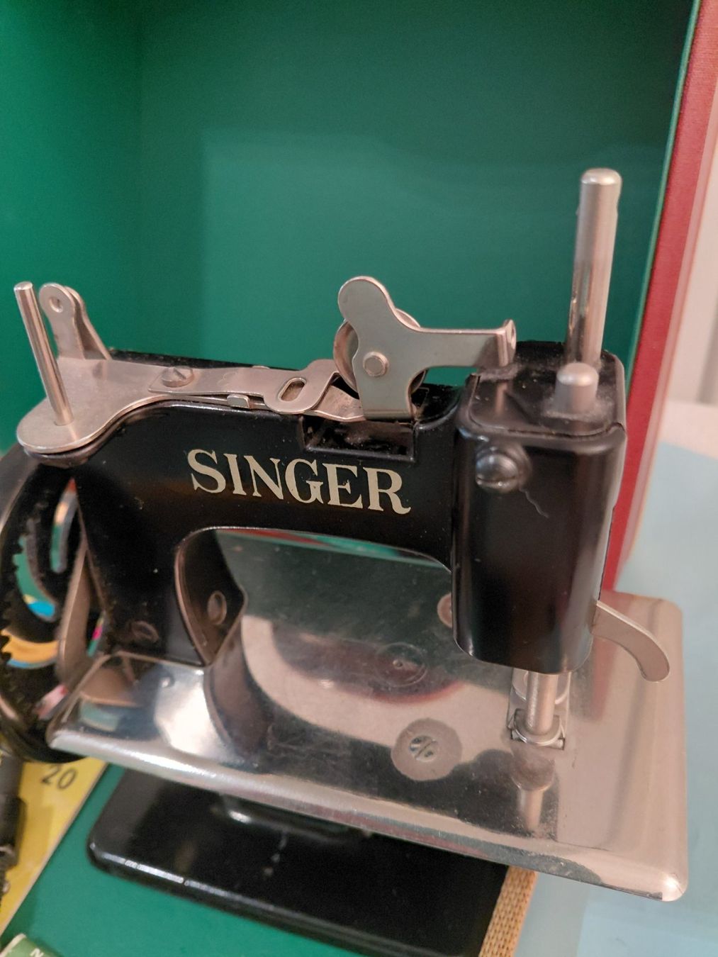 Singer Macchine da cucire: antike Kindernähmaschine SINGER – Usato da Zürich venduto da Rosys 2