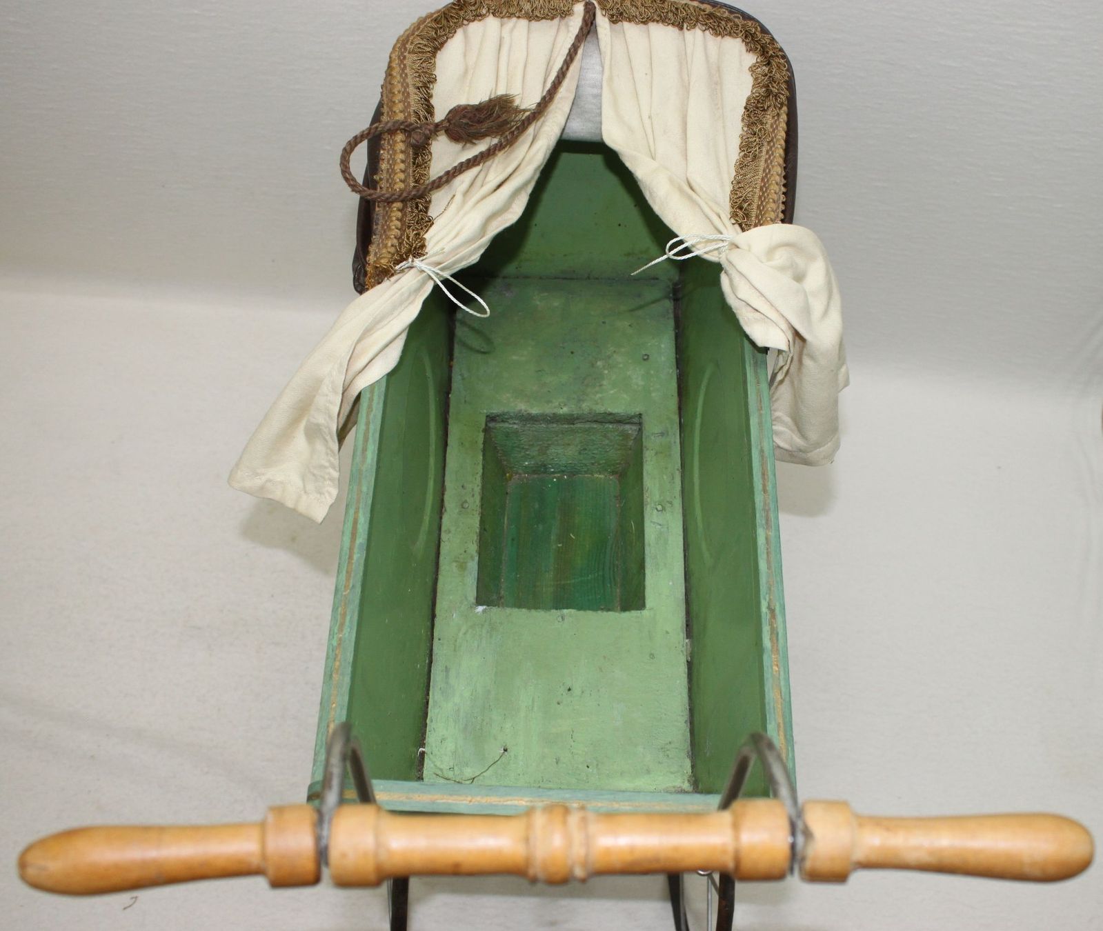 Puppenwagen: Antiker Puppenwagen Ca. um 1900 – Gebraucht aus Thun von Amye 5