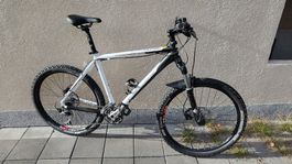 Mountainbike Focus Black Forest XT Schaltung weiss schwarz