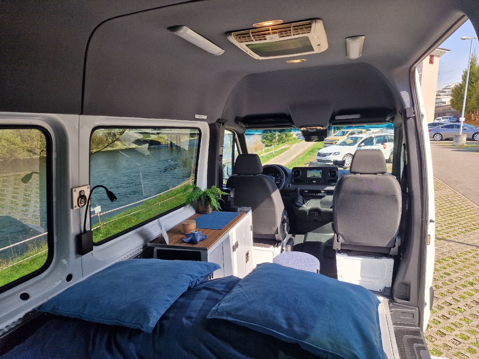 Mercedes-Benz Veicoli da campeggio: Camper und Lieferwagen in einem. – Usato da Rotkreuz venduto da mech-tech 4