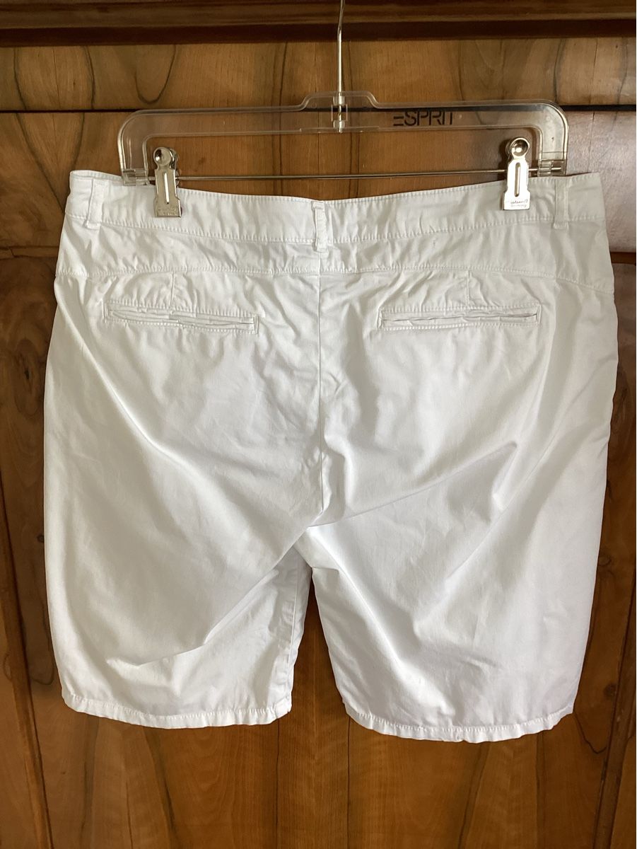 Woolrich Pantaloni: Woolrich, Damenbermuda, Gr. 31 inch – Usato da Salenstein venduto da Esprit57 2