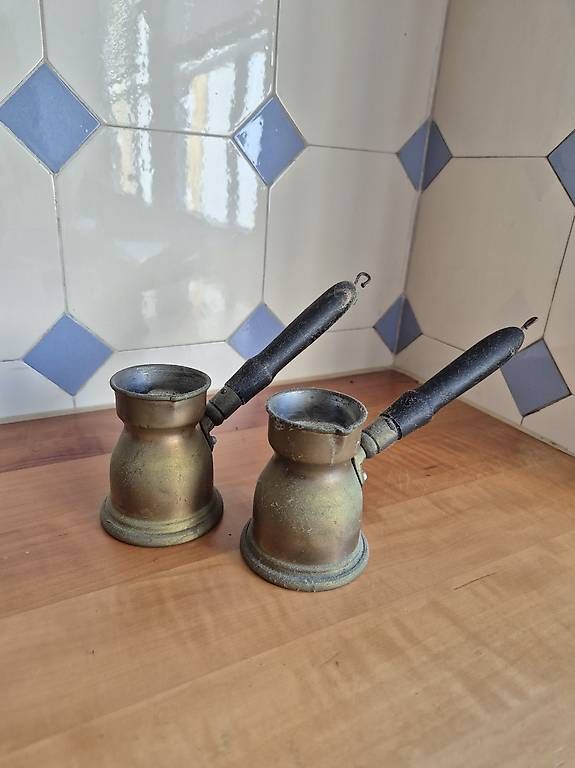 Tutte le decorazioni: 2 alte Mokkakännchen – Usato da Fällanden venduto da althausb 1