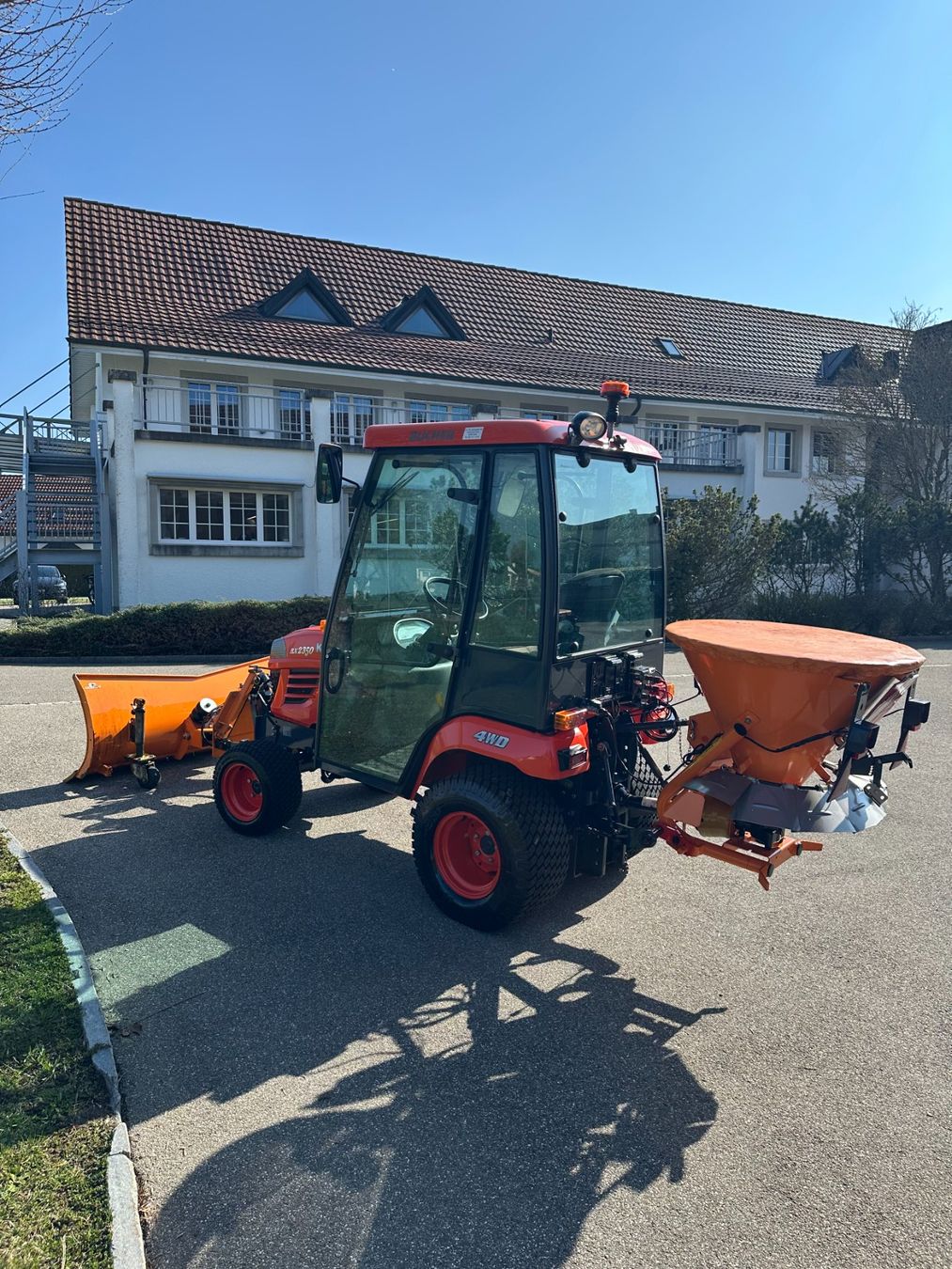 Kubota Tagliaerba: Kubota Rasentraktor BX 2350 EC – Usato da Brütten venduto da Holdi06 2
