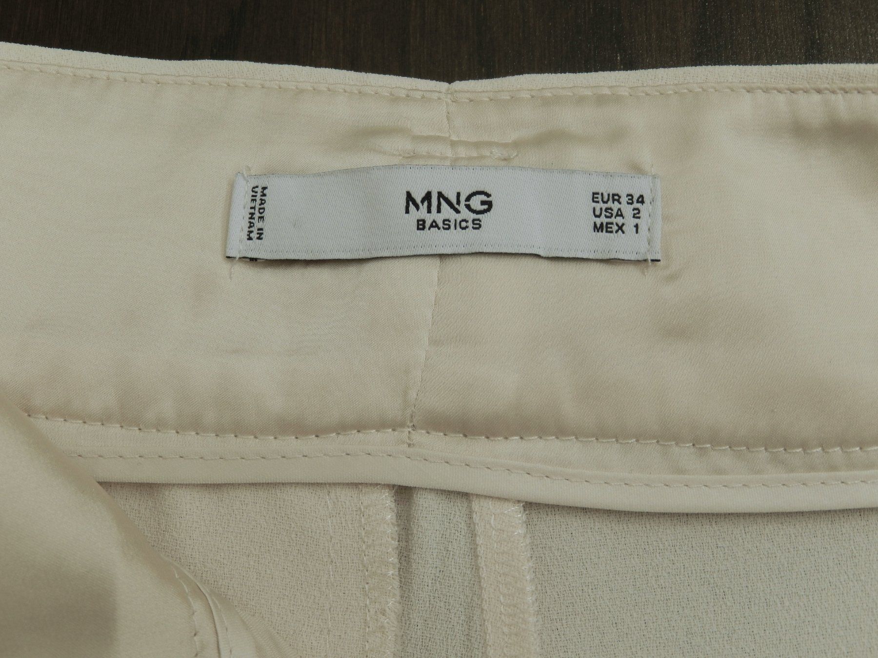 Mango Pantalons: MANGO Shorts mit Gurt Gr. XS – D'occasion à Tuggen par vivira 6