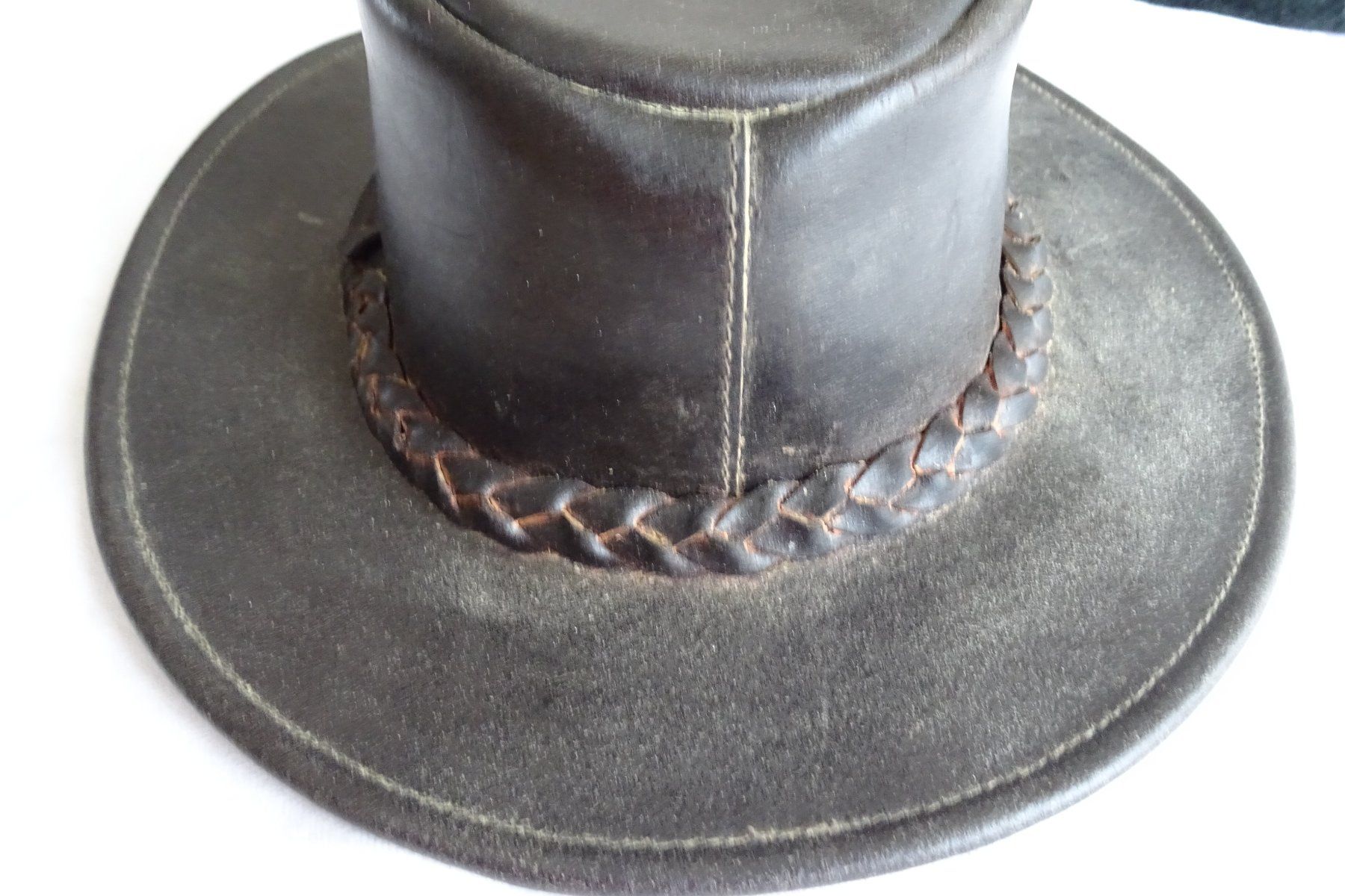 Copricapi, berretti & cappellini: Leder Hut dunkelbraun, KU ca. 55-56 cm – Usato da Strengelbach venduto da schmetterling20 3