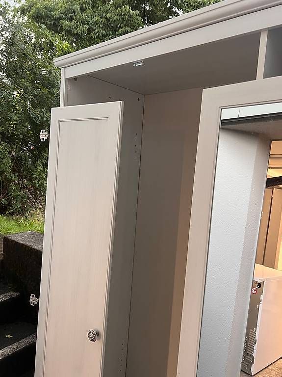 Armoires: Kleiderschrank – D'occasion à Horgen par braids3 1