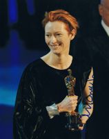 Tilda Swinton 1960- Autogramm signiert Foto 20x25cm
