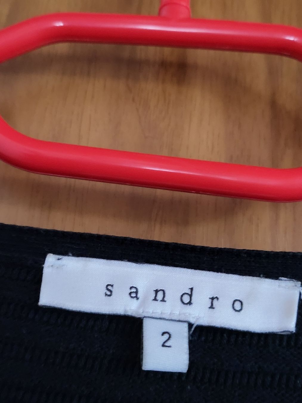 Sandro Pullover & Sweatshirts: Pull Sandro noir manches cuir T 2 automne/hiver – Gebraucht aus Niedergösgen von Eva2410 6