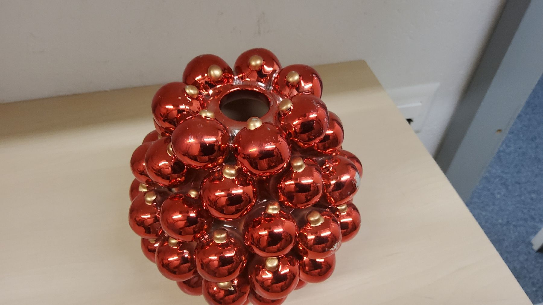 Portacandele: Festliche Weihnachtskugel-Vase, Rot - – Usato da Herisau venduto da Nluanalucas 1