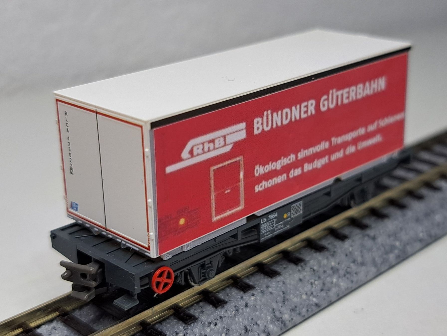Kato Trains électriques: RhB Güterwagen mit Container Bündner Güterbahn Kato Spur N – Neuf (Voir description) à Salez par rhb-spur-n 1