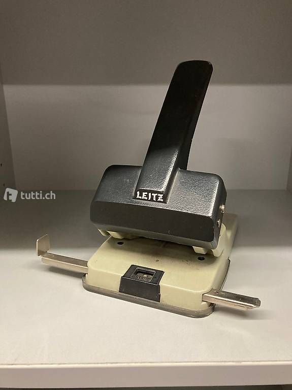Leitz Bindegeräte: Grosser Leitz Locher – Gebraucht aus Dörflingen von