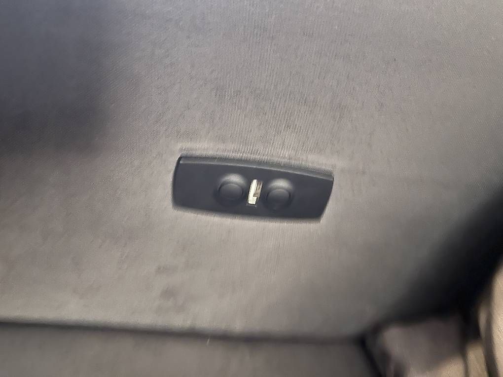 Divani: Divano angolare, letto, con presa usb  – Usato da Paradiso venduto da giu_hk25 3