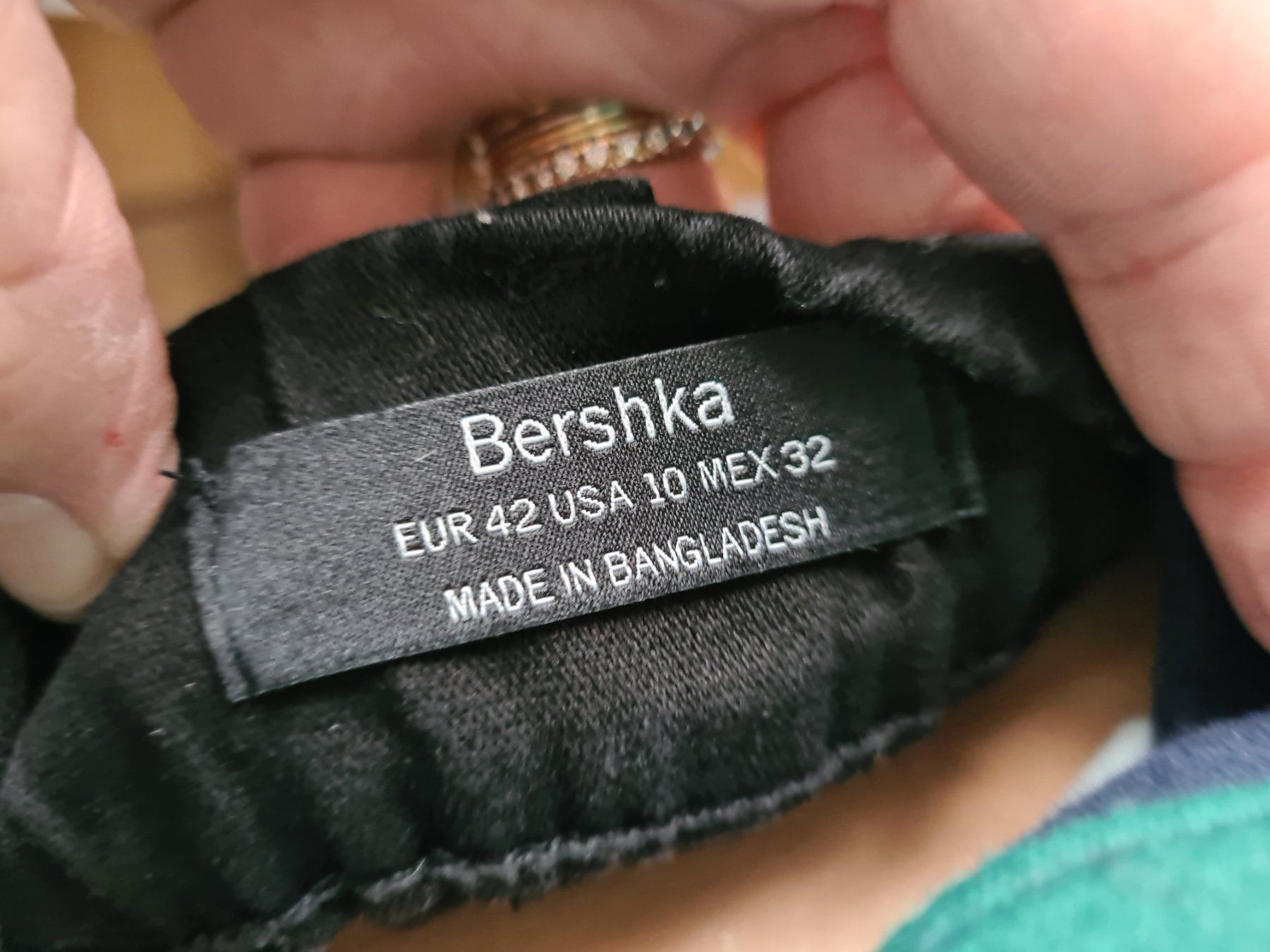 Lotti di vestiti: Top trendy Pulli neu und schwarze Hose gr.42 – Usato da Ferden venduto da jemyce 2