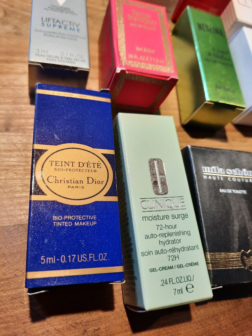 Parfum & Eau de Toilette: 12   LEERE  Parfummuster-Schachteli – Gebraucht aus Busswil BE von balu37 1